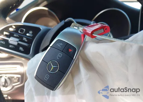 2019 Mercedes-Benz C 300 z USA, uszkodzony, nr VIN 55SWF8DB1KU308526